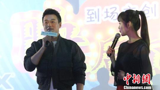 演員佟大為現身成都宣傳電影。　鐘欣 攝