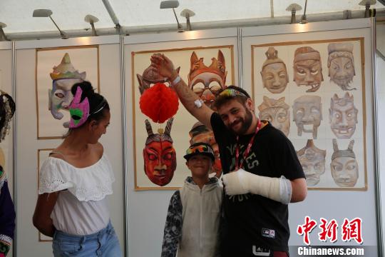 深圳非遺文化傳承代表團(tuán)赴新西蘭參加“元宵燈節(jié)” 沈天 攝