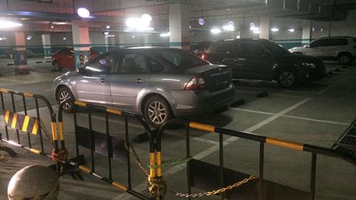 上海一小區地庫有49個車位閑置 業主依舊停車難